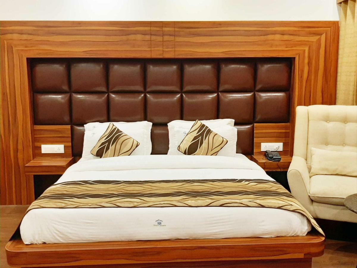 Hotel Trinity Heights МакЛеод Ганж Екстериор снимка