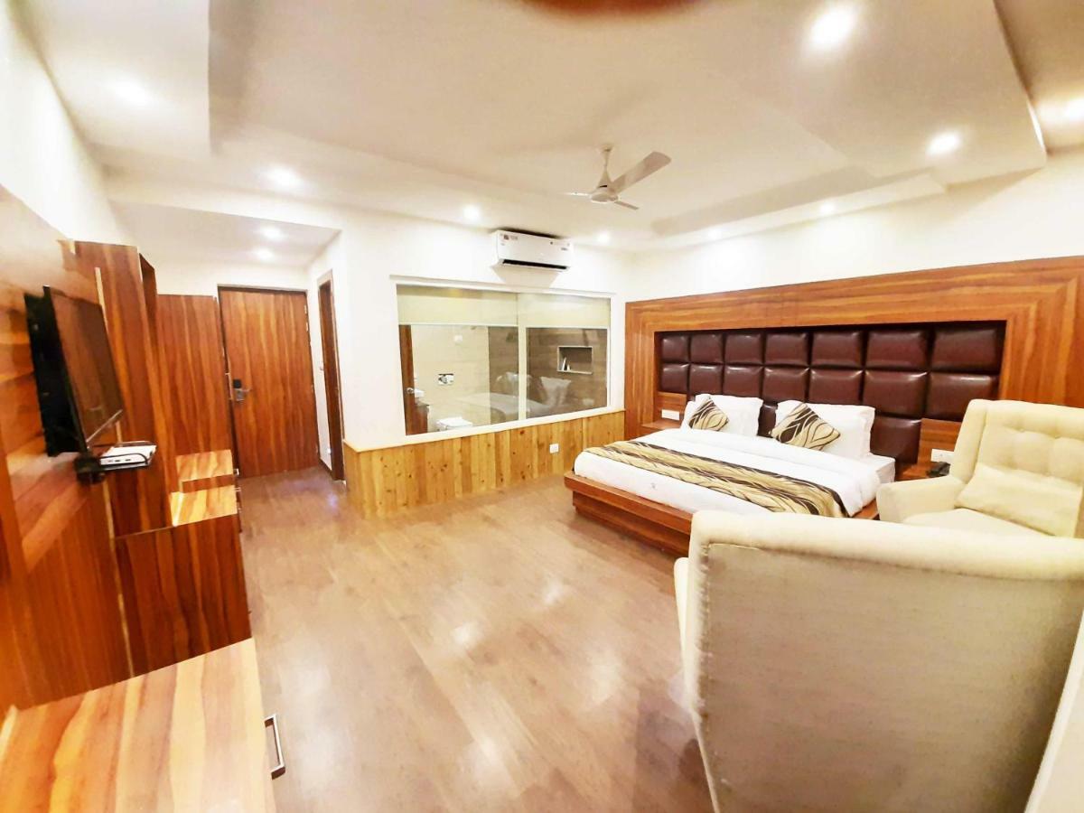 Hotel Trinity Heights МакЛеод Ганж Екстериор снимка