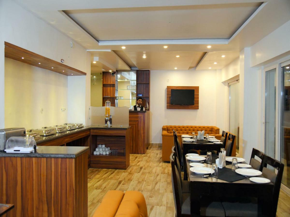 Hotel Trinity Heights МакЛеод Ганж Екстериор снимка