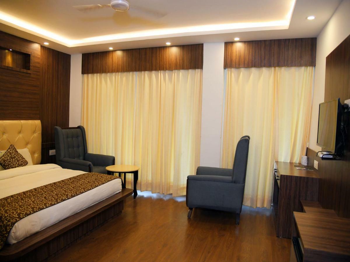 Hotel Trinity Heights МакЛеод Ганж Екстериор снимка