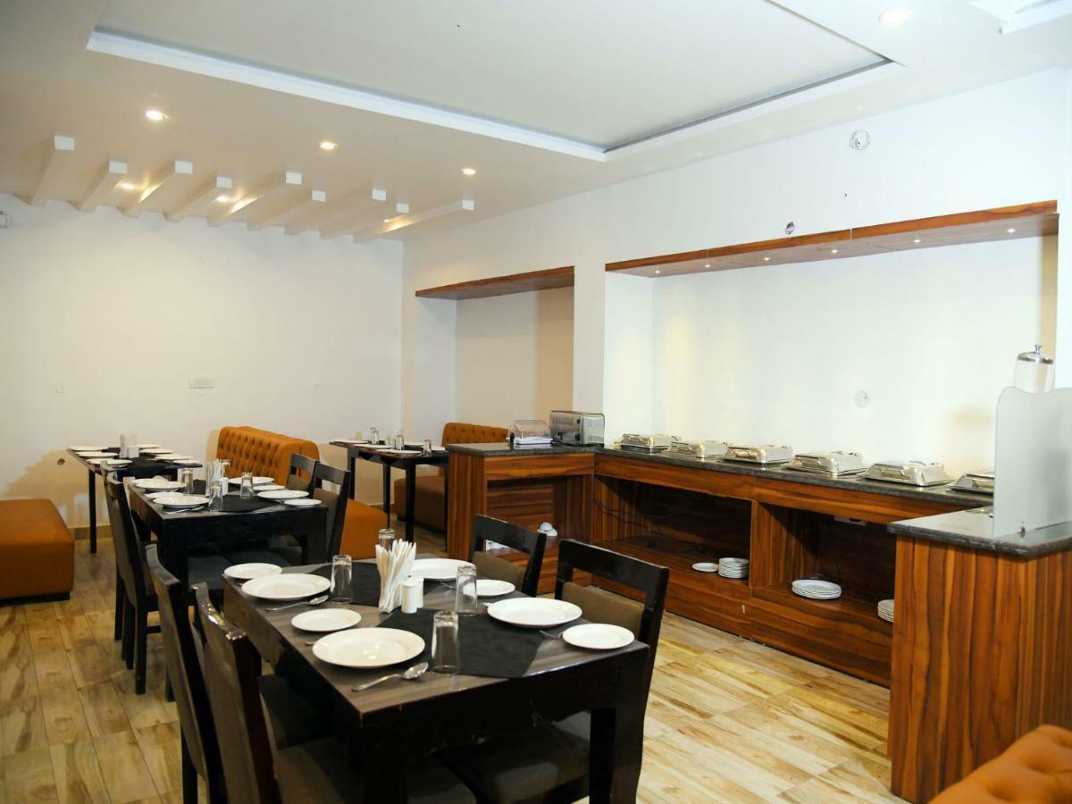 Hotel Trinity Heights МакЛеод Ганж Екстериор снимка